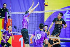 29分大败想起他了？湖人球迷群体高呼勒布朗！美网友让东里给老詹道歉